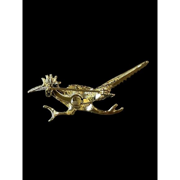 Vintage Gerry's Gold Tone Metal Roadrunner with Green Gemstone Brooch Pin - Picture 3 of 5